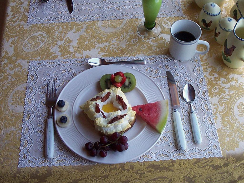 Gite La Halte Du Verger Bed And Breakfast Riviere-du-Loup Bagian luar foto