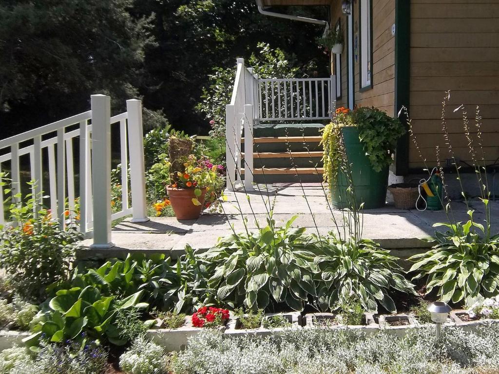 Gite La Halte Du Verger Bed And Breakfast Riviere-du-Loup Bagian luar foto