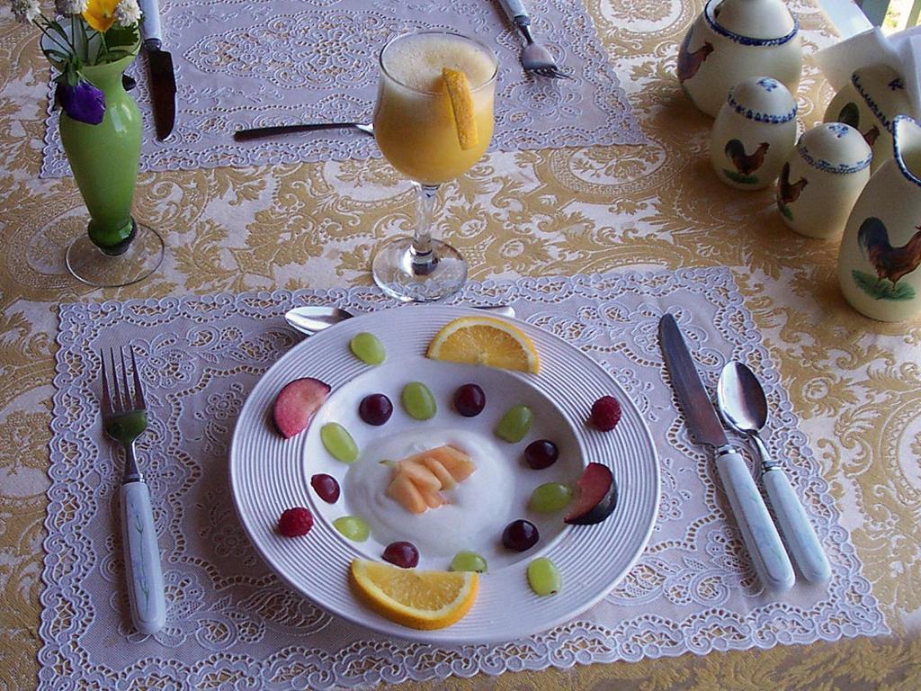 Gite La Halte Du Verger Bed And Breakfast Riviere-du-Loup Bagian luar foto