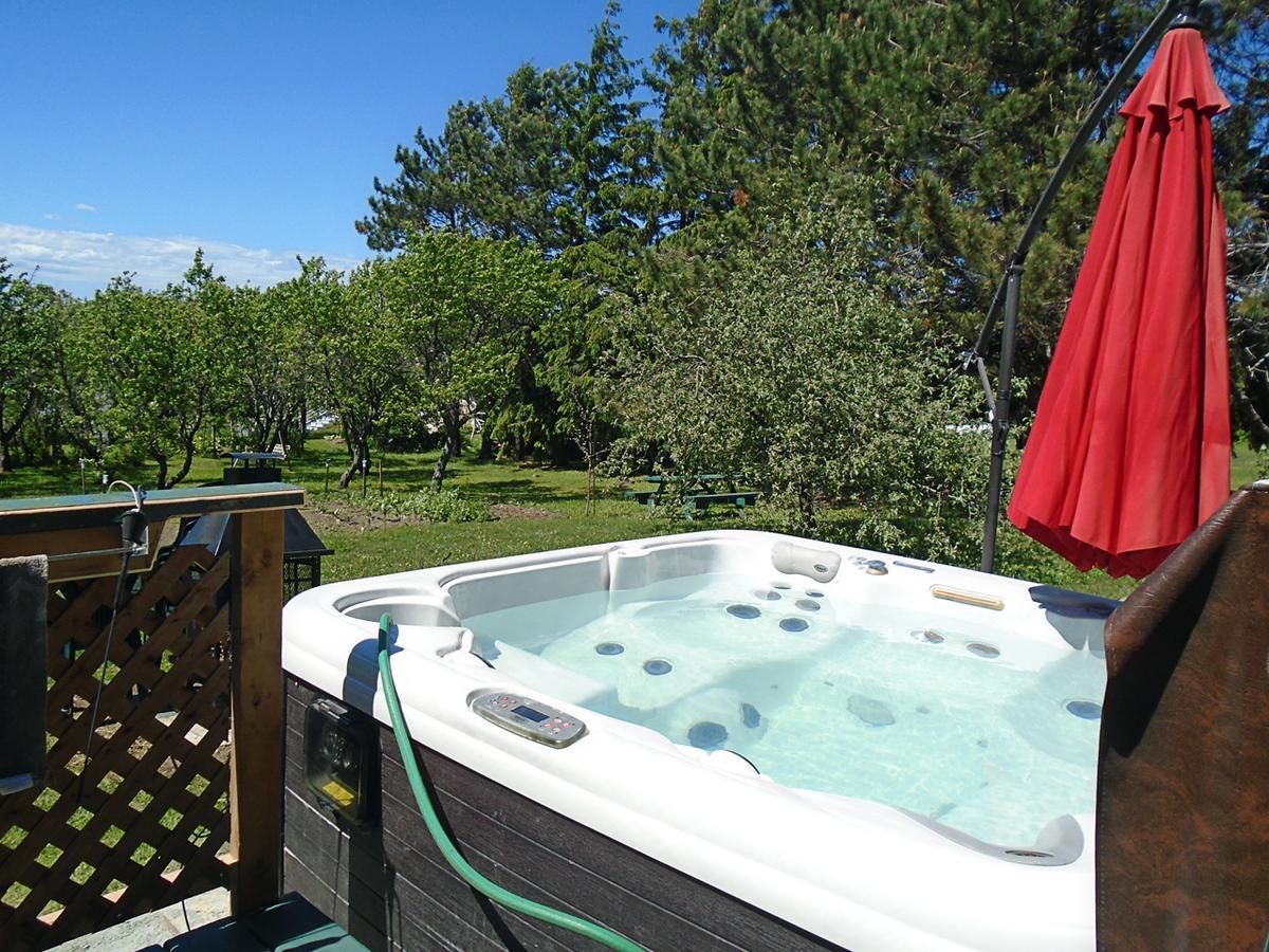 Gite La Halte Du Verger Bed And Breakfast Riviere-du-Loup Bagian luar foto