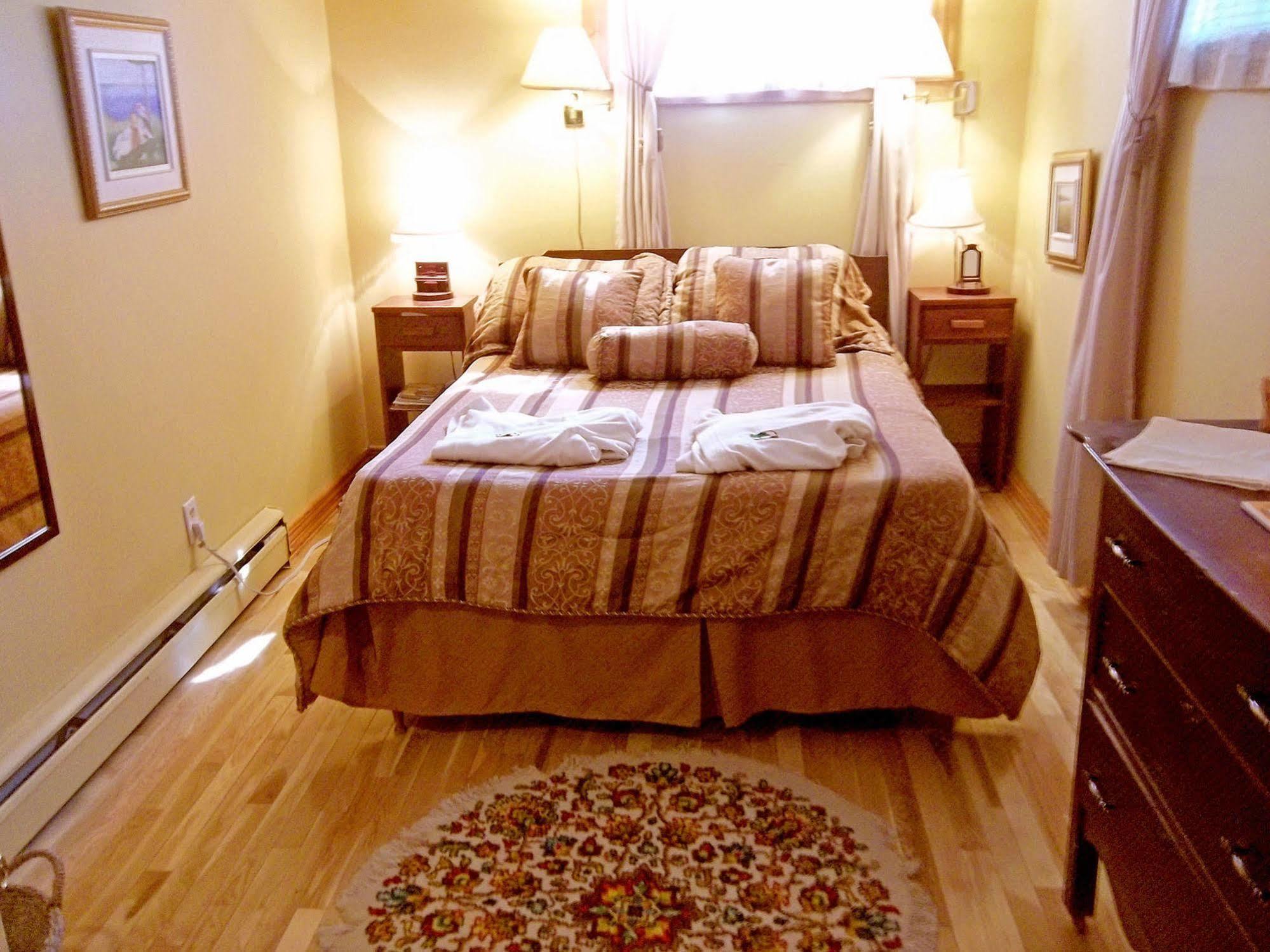 Gite La Halte Du Verger Bed And Breakfast Riviere-du-Loup Bagian luar foto