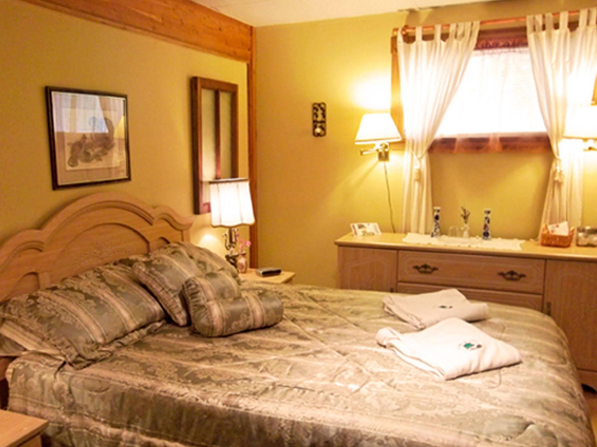 Gite La Halte Du Verger Bed And Breakfast Riviere-du-Loup Bagian luar foto