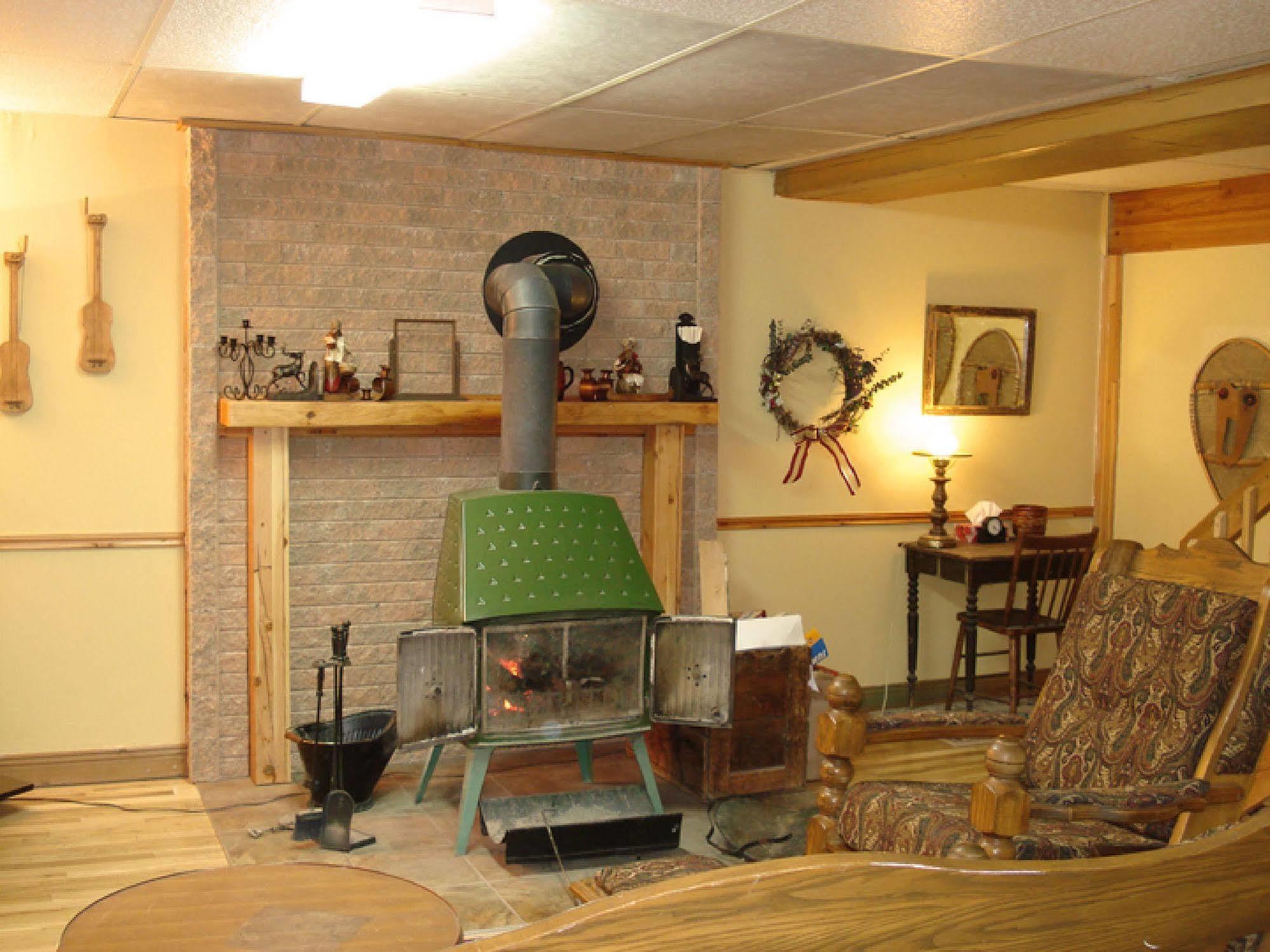 Gite La Halte Du Verger Bed And Breakfast Riviere-du-Loup Bagian luar foto